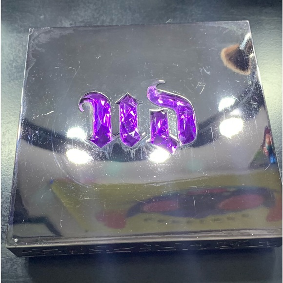 Authentic Urban Decay Palette. - Picture 2 of 2